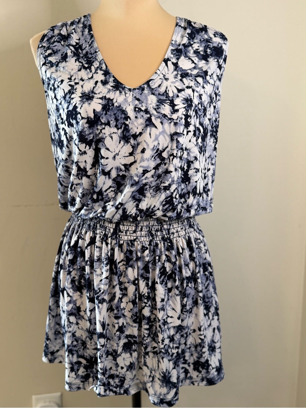 Veronica M blue white daisy floral sleeveless midi dress M